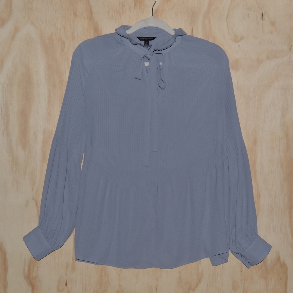 Banana Republic Gray Shirt with a Bow